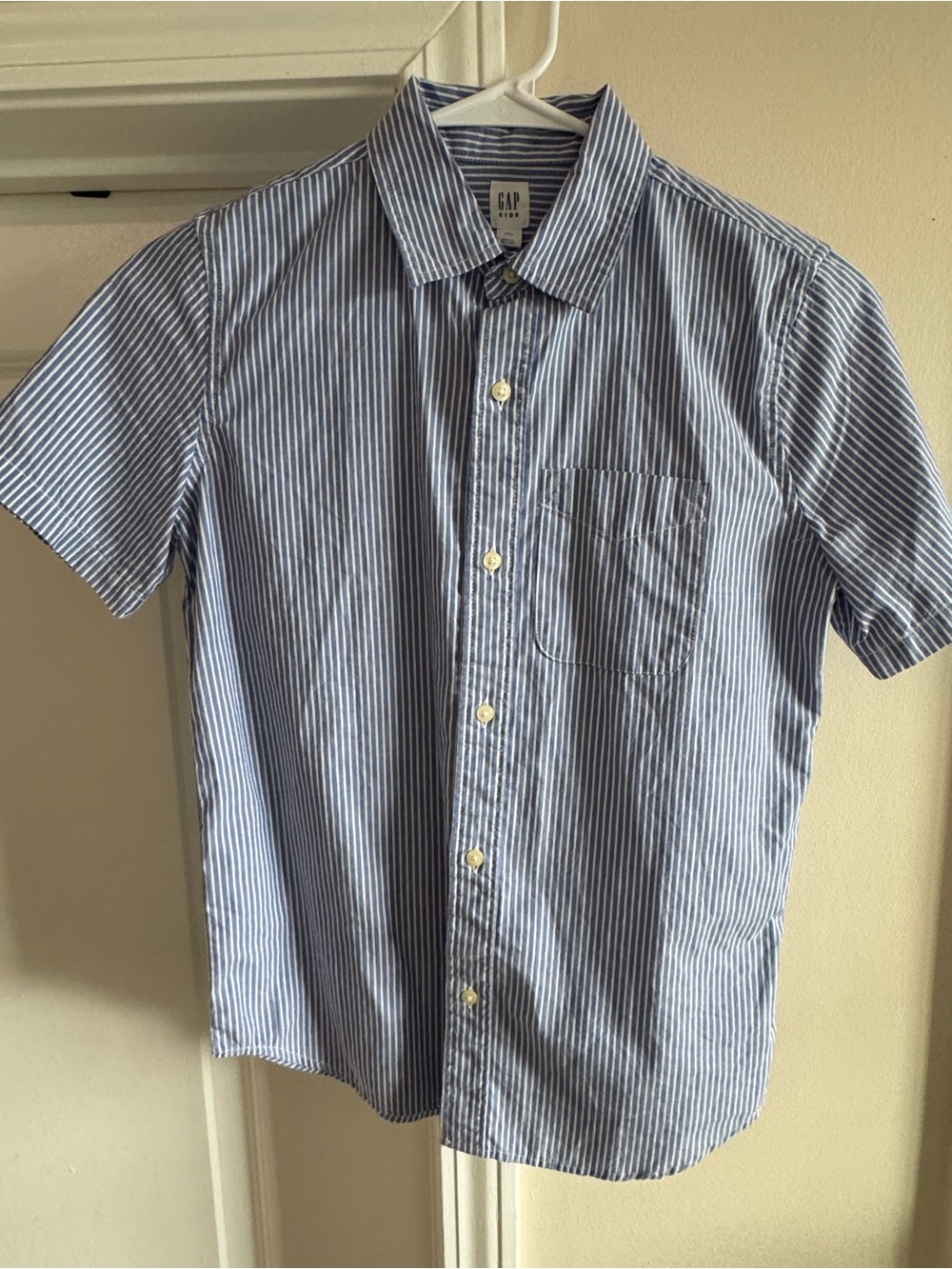 GAP Kids Boys Blue and White Vertical Stripe Short-Sleeve Button-Down Size 10 L